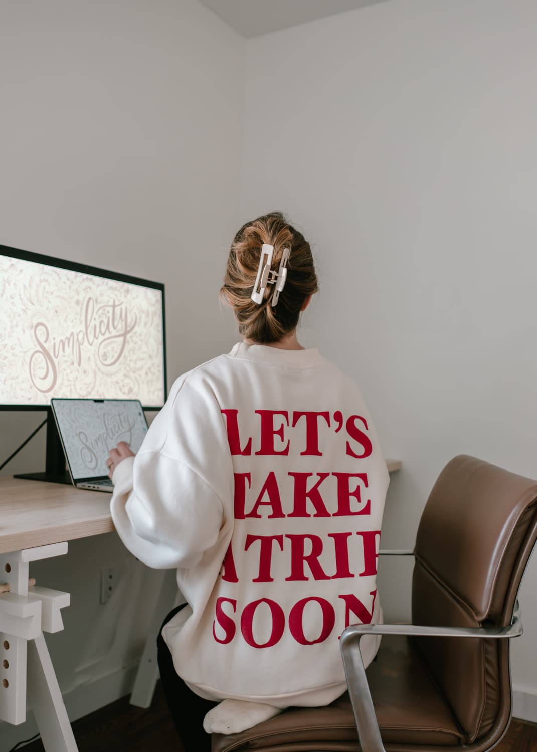 Sweatshirt 1